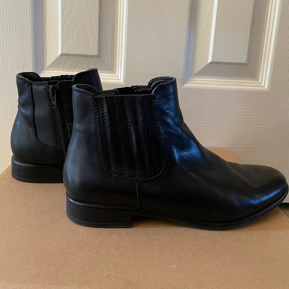 Black Leather Steve Madden Chelsea Boot